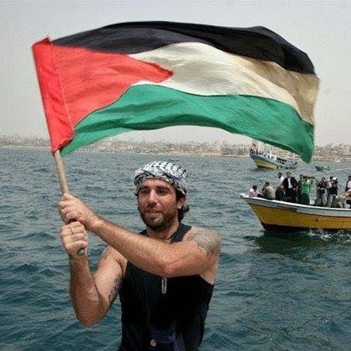 «Restiamo umani»... sono passati 15 anni dalla morte di Vittorio Arrigoni