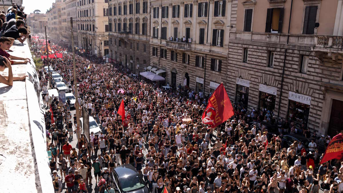 Roma risponde alla remigrazione: decine di migliaia in piazza, la bella gente invade le strade della capitale