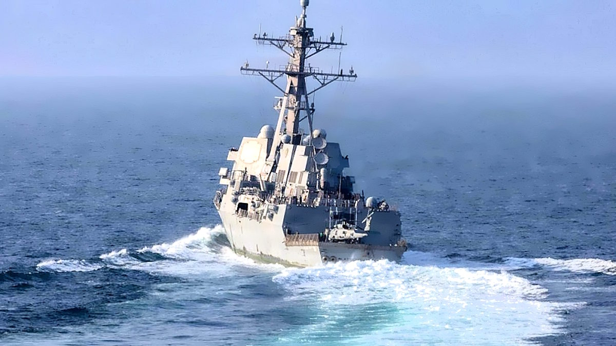 Trump riapre il fronte dello Stretto di Hormuz annunciando il blocco navale contro l'Iran ed un pedaggio del 20% per il transito delle navi verso gli altri Paesi del golfo