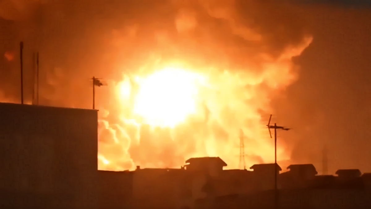Guerra Usa-Iran, il conflitto si allarga al Golfo: pioggia di missili, lo Stretto di Hormuz resta chiuso