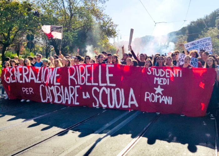 Manifestazione degli studenti in tutta Italia contro il piano Alternanza scuola-lavoro